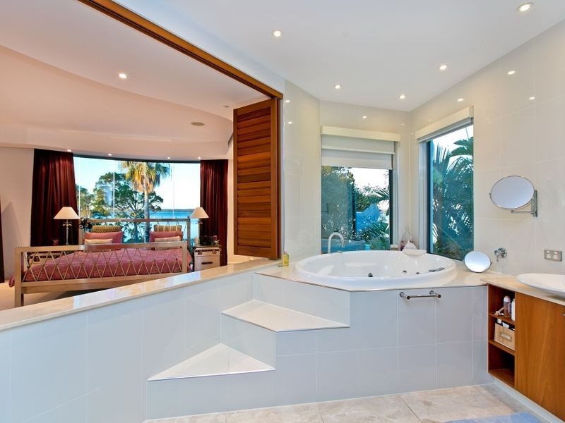 28 The Boulevard, Redland Bay QLD 4165