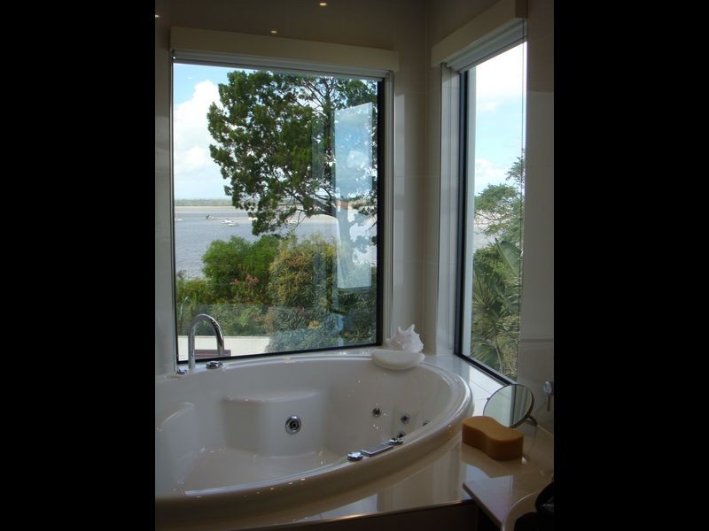 28 The Boulevard, Redland Bay QLD 4165