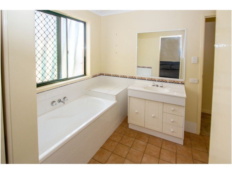 22 Lucy Court, Ormiston QLD 4160