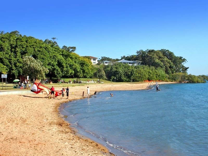 225 Main Road, Wellington Point QLD 4160