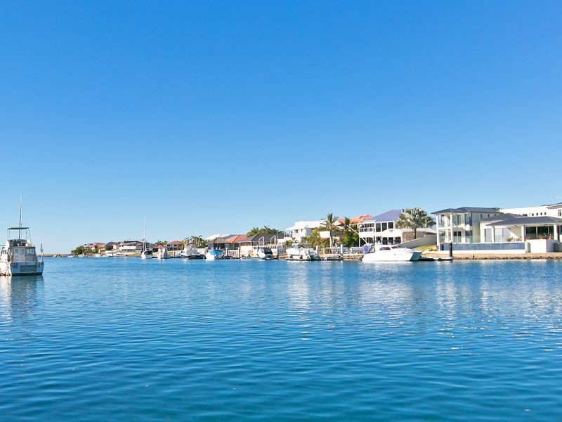 4 Voyagers Court, Raby Bay QLD 4163