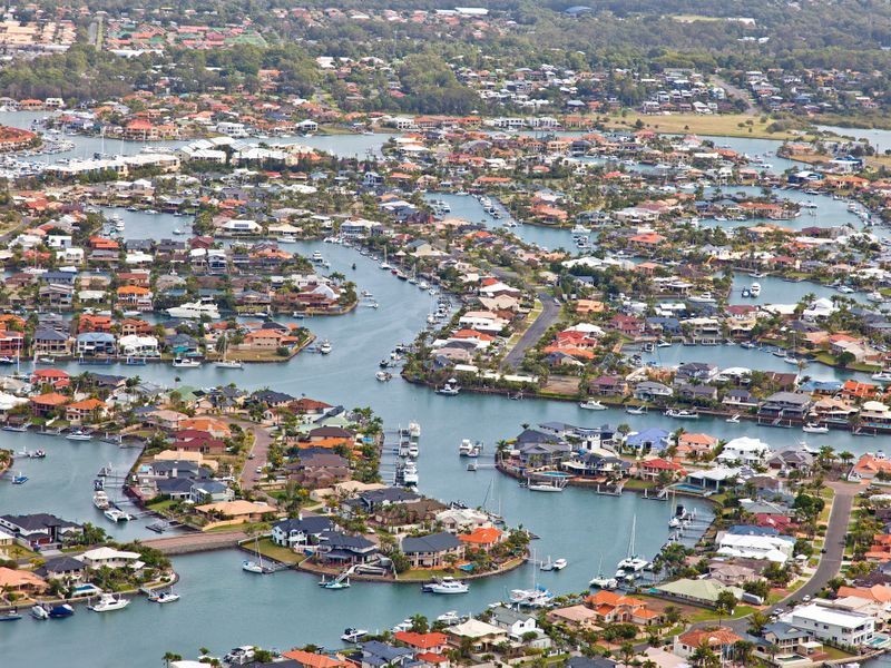 4 Voyagers Court, Raby Bay QLD 4163