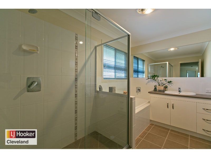 6 Bedarra Street, Redland Bay QLD 4165