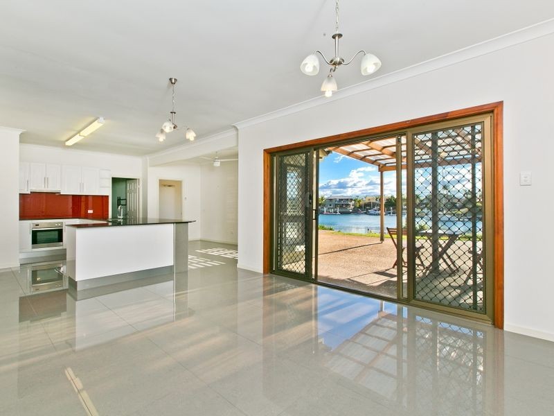 11 Voyagers Court, Raby Bay QLD 4163