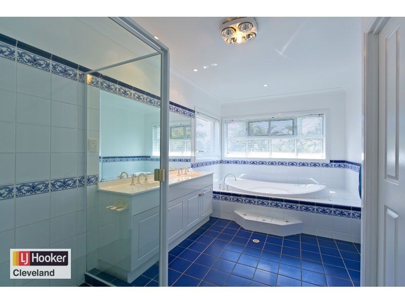 6 Beaufort Court, Raby Bay QLD 4163