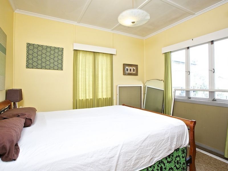 147 Passage Street, Cleveland QLD 4163