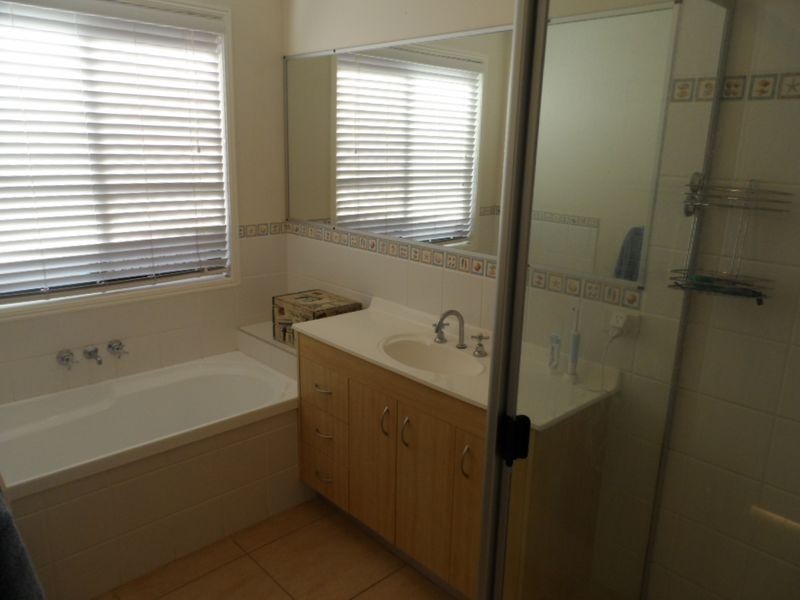 38 Seaholly Crescent, Victoria Point QLD 4165