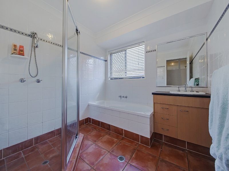 8 Glenbrook Avenue, Victoria Point QLD 4165