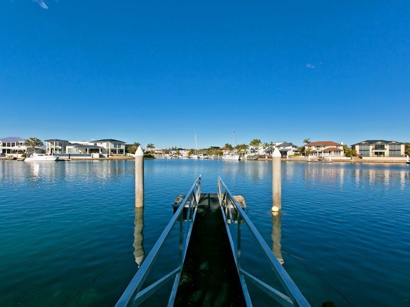 2 Voyagers Court, Raby Bay QLD 4163