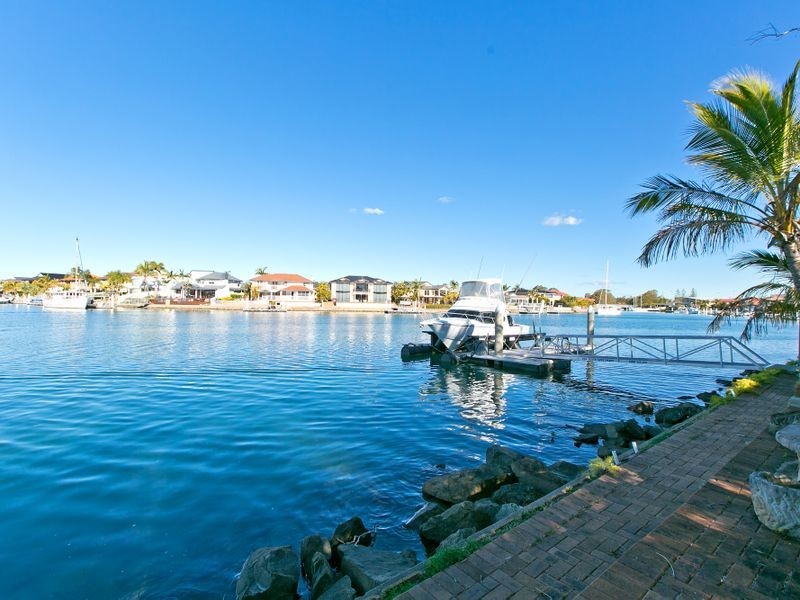 2 Voyagers Court, Raby Bay QLD 4163
