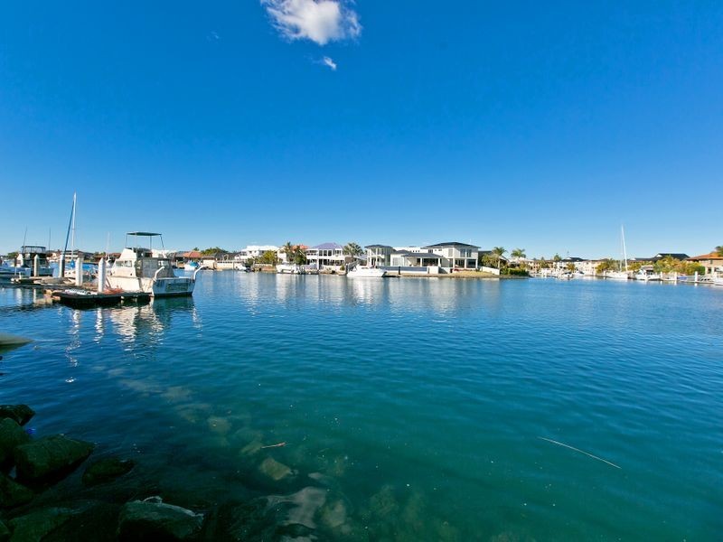 2 Voyagers Court, Raby Bay QLD 4163