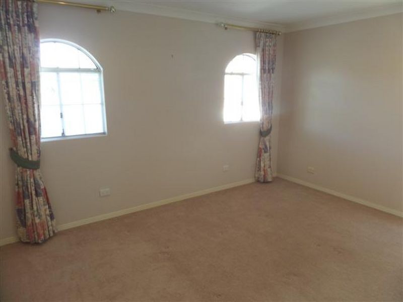 34 Sommersea Drive, Cleveland QLD 4163