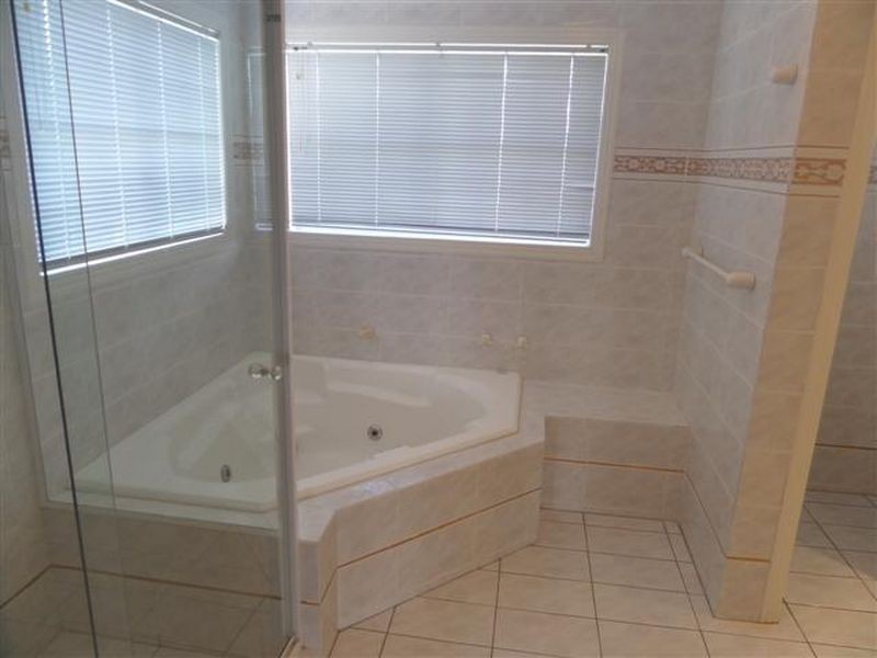 34 Sommersea Drive, Cleveland QLD 4163