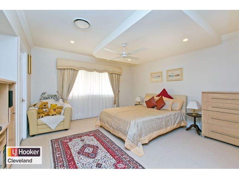 30 Raby Esplanade, Ormiston QLD 4160