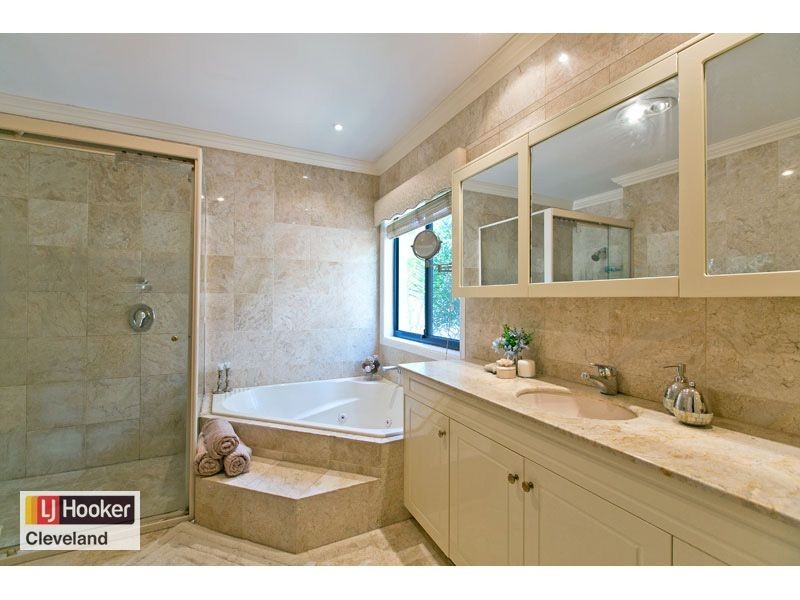 30 Raby Esplanade, Ormiston QLD 4160