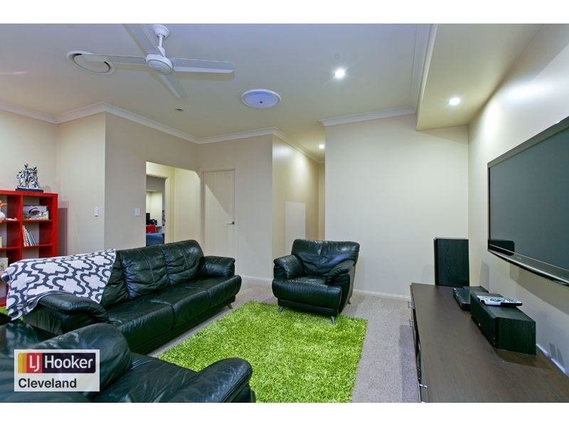 8 Viola Drive, Redland Bay QLD 4165