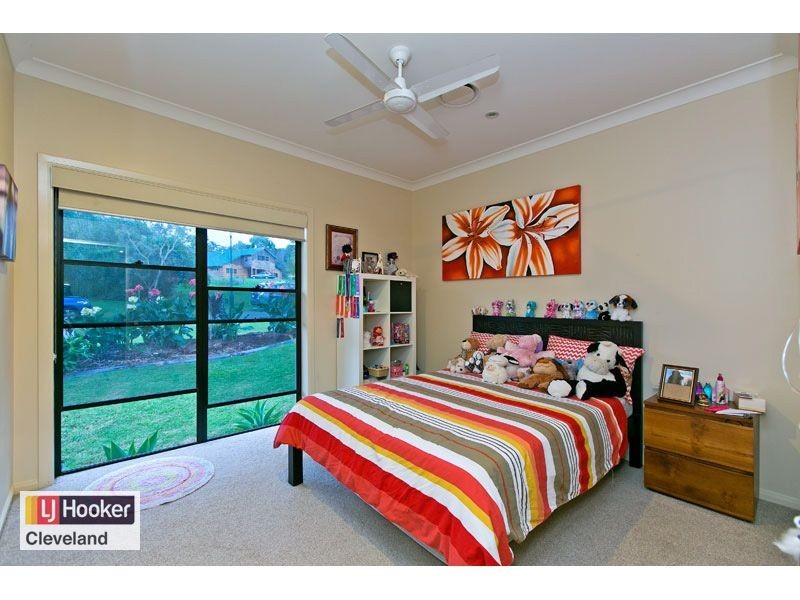 8 Viola Drive, Redland Bay QLD 4165