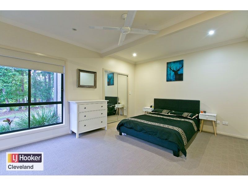 8 Viola Drive, Redland Bay QLD 4165