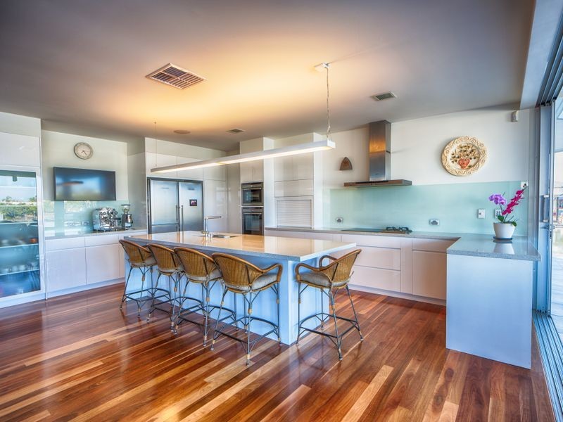 14 Bonaventure Court, Raby Bay QLD 4163