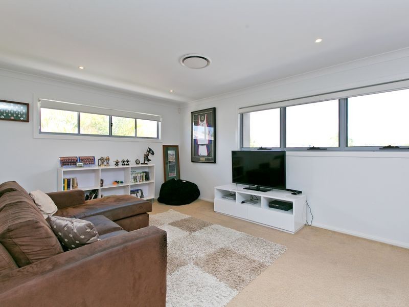 2/19 Anchorage Drive, Raby Bay QLD 4163