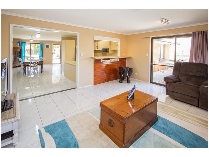 25 Sandpiper Street, Wellington Point QLD 4160