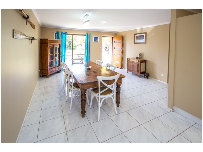 25 Sandpiper Street, Wellington Point QLD 4160