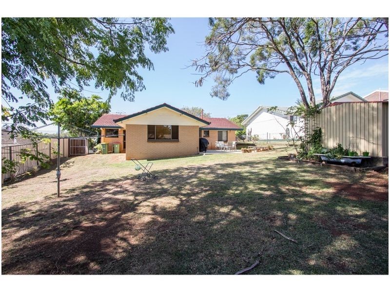 25 Sandpiper Street, Wellington Point QLD 4160