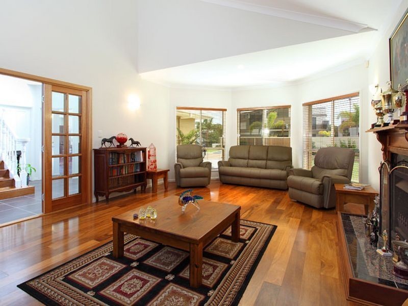 51 Plymouth Court, Raby Bay QLD 4163