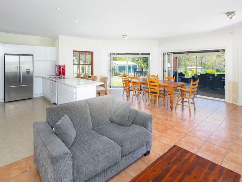 2 Lyndon Road, Capalaba QLD 4157