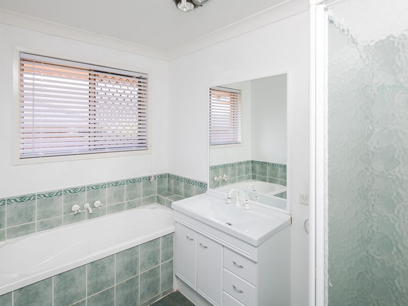 12 Lanyard Place, Redland Bay QLD 4165