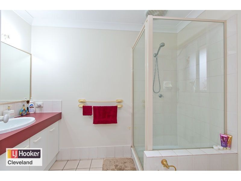 4 Poinciana Avenue, Victoria Point QLD 4165