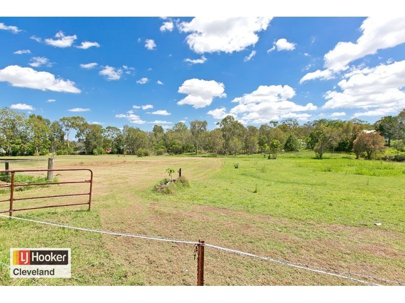 8 London Road, Belmont QLD 4153