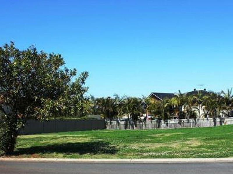 66 Penzance Drive, Redland Bay QLD 4165