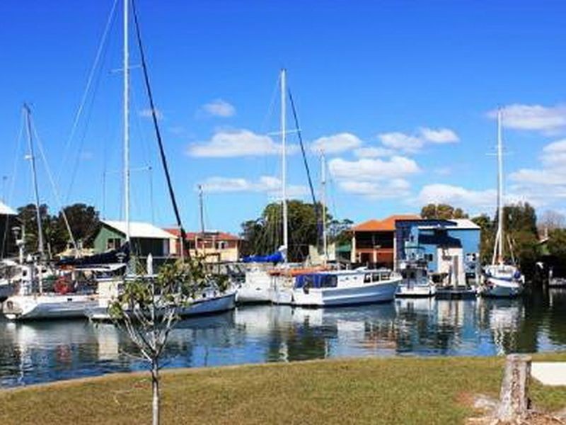 66 Penzance Drive, Redland Bay QLD 4165