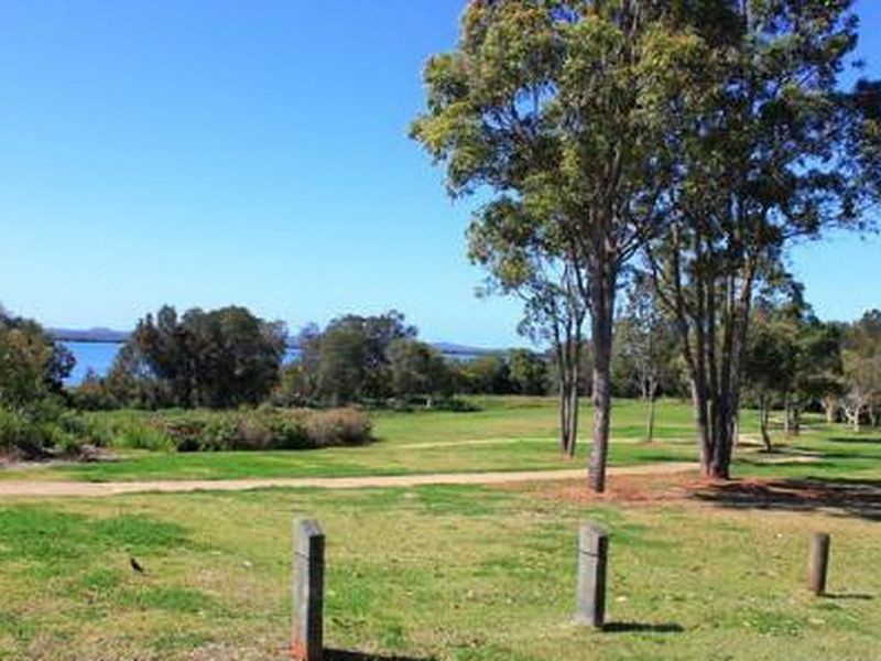 66 Penzance Drive, Redland Bay QLD 4165