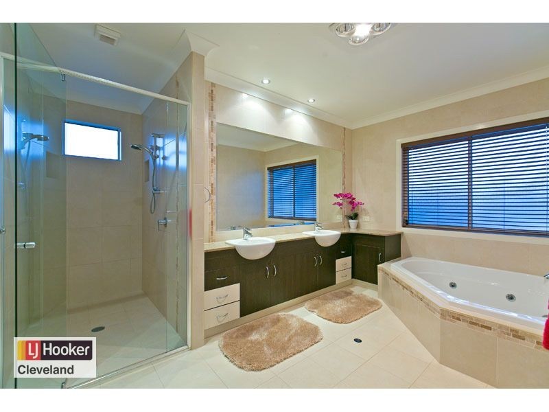 23 Yorston Place, Ormiston QLD 4160