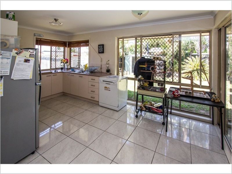 5 Macadamia Street, Wynnum West QLD 4178