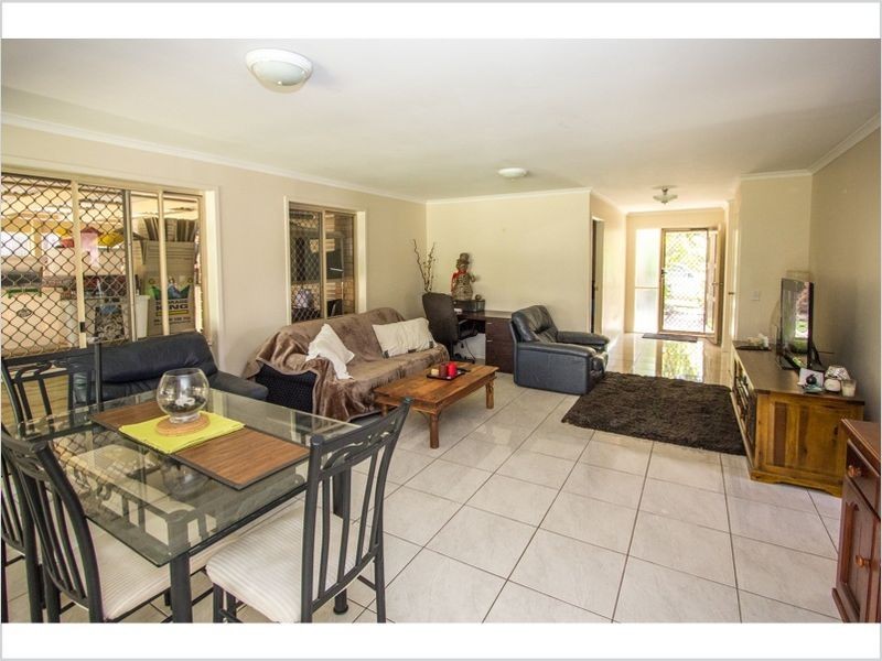 5 Macadamia Street, Wynnum West QLD 4178