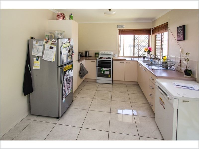 5 Macadamia Street, Wynnum West QLD 4178