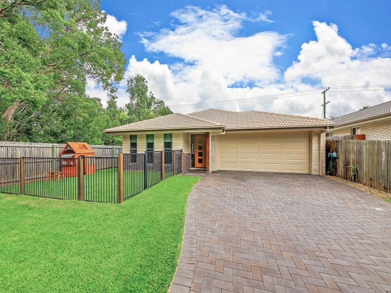 15 Bream Place, Redland Bay QLD 4165