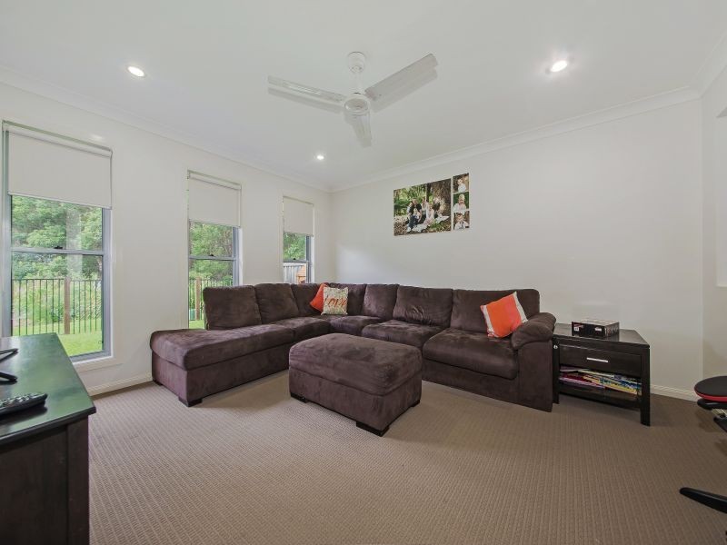 15 Bream Place, Redland Bay QLD 4165