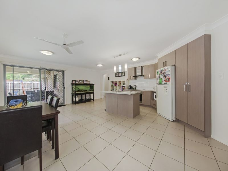 15 Bream Place, Redland Bay QLD 4165