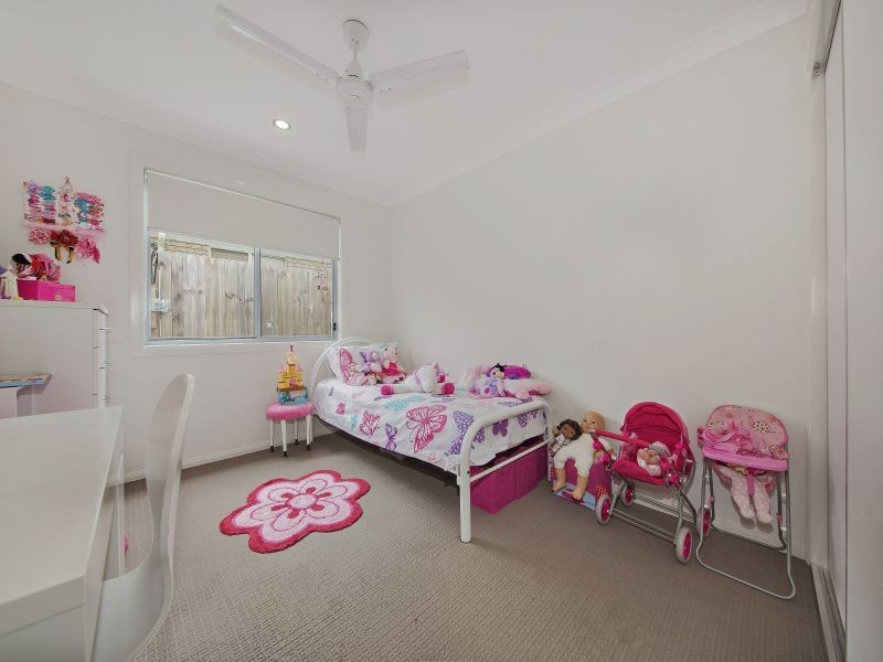 15 Bream Place, Redland Bay QLD 4165