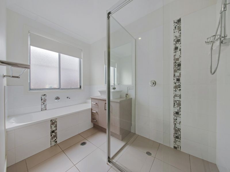 15 Bream Place, Redland Bay QLD 4165