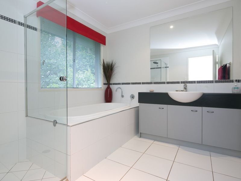 21 Stringybark Place, Heathwood QLD 4110