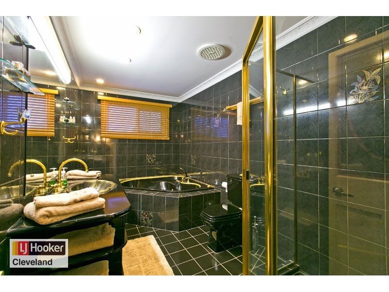 42 Anchorage Drive, Raby Bay QLD 4163