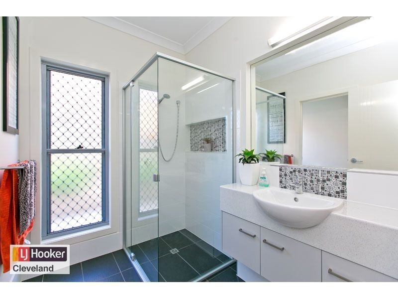 5 Hatchman Street, Victoria Point QLD 4165