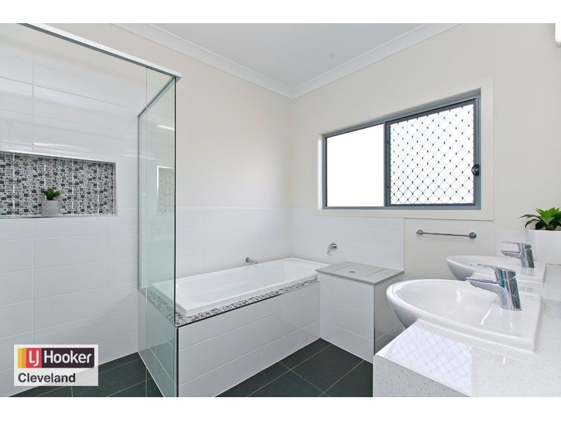 5 Hatchman Street, Victoria Point QLD 4165