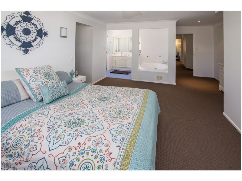 2 Canegrove Circuit, Wellington Point QLD 4160