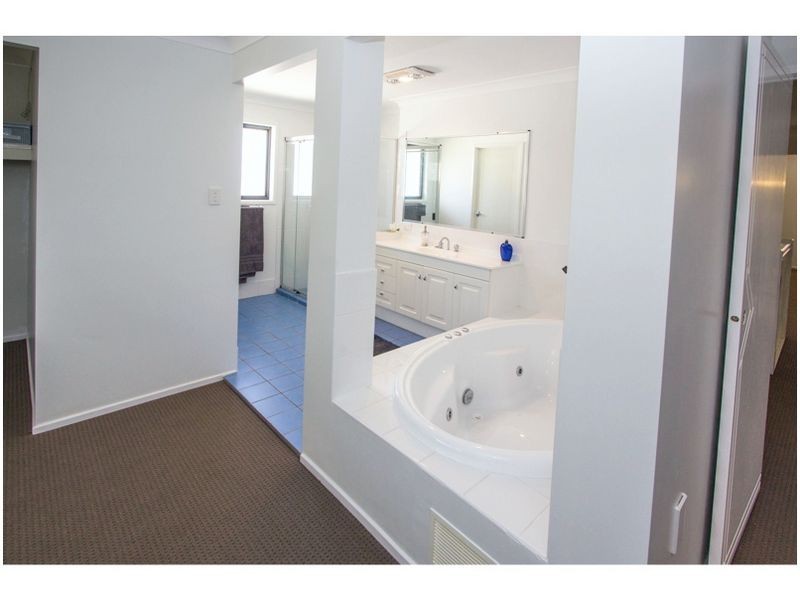 2 Canegrove Circuit, Wellington Point QLD 4160